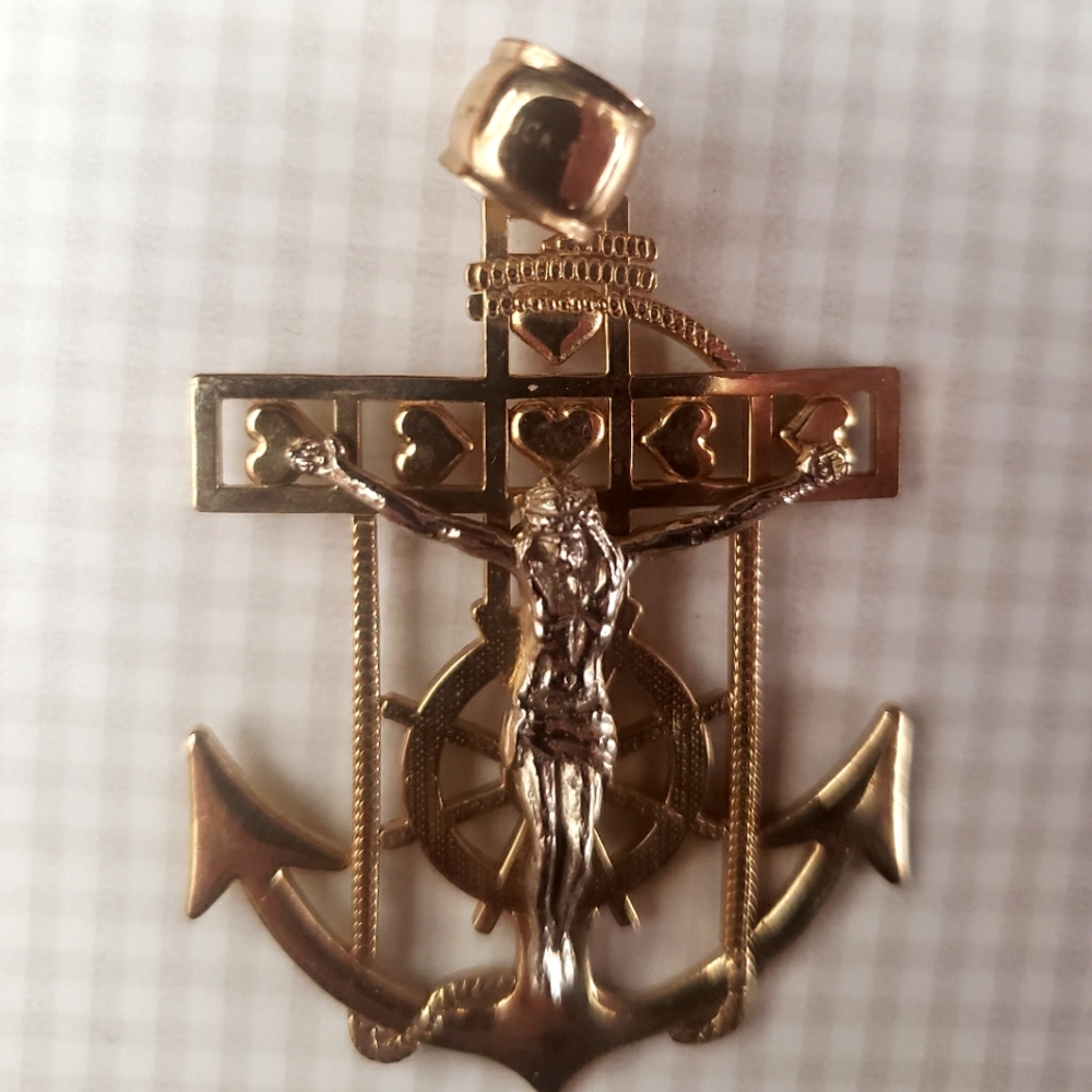 10k gold pendant